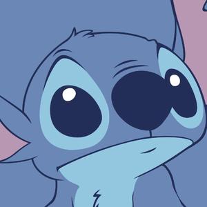 王秋儿蕾丝三角裤跳钢管舞
